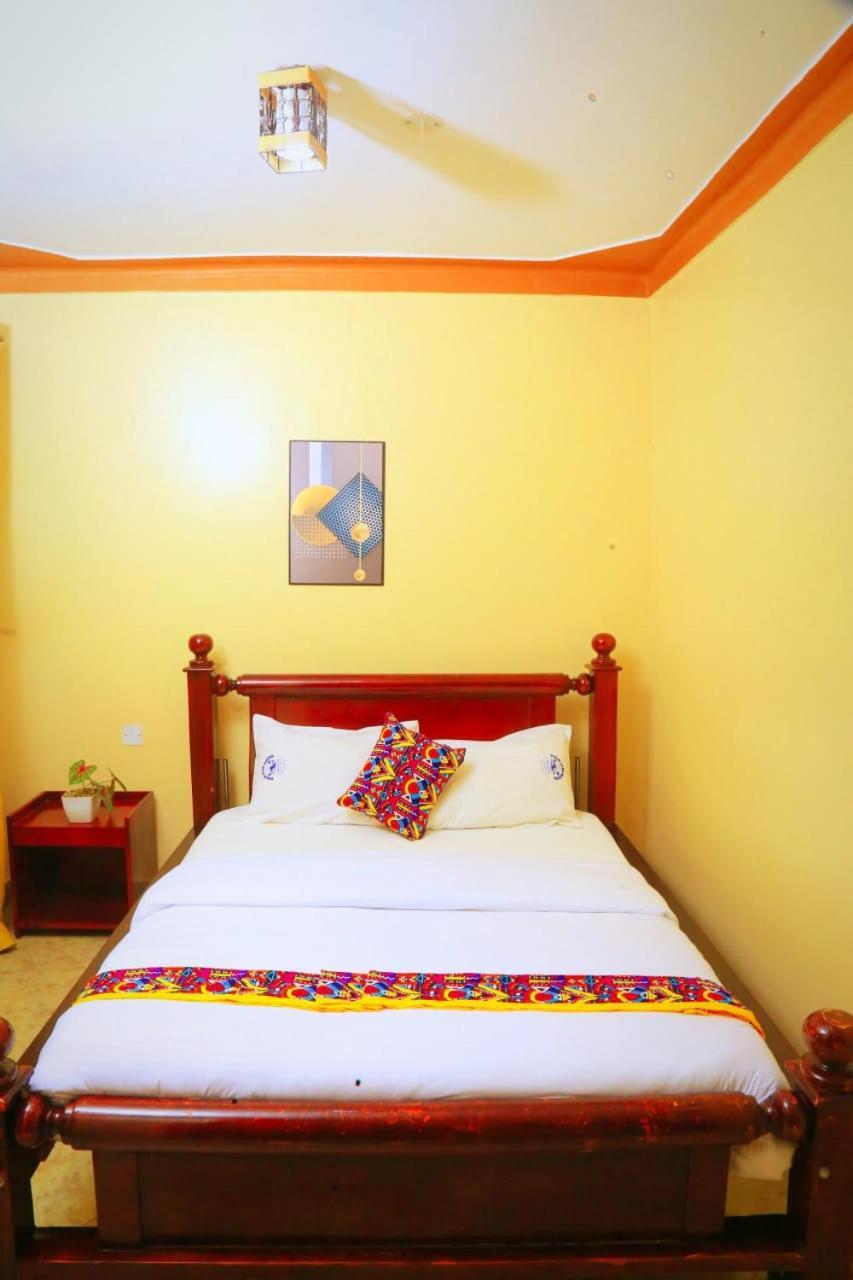 Palm Star Motel Fort Portal Exterior foto